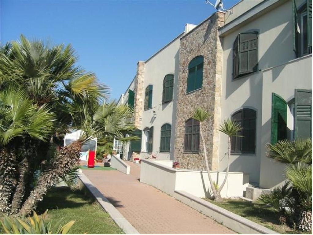 Albergo Ristorante Lucciola Santo Stefano al Mare Extérieur photo