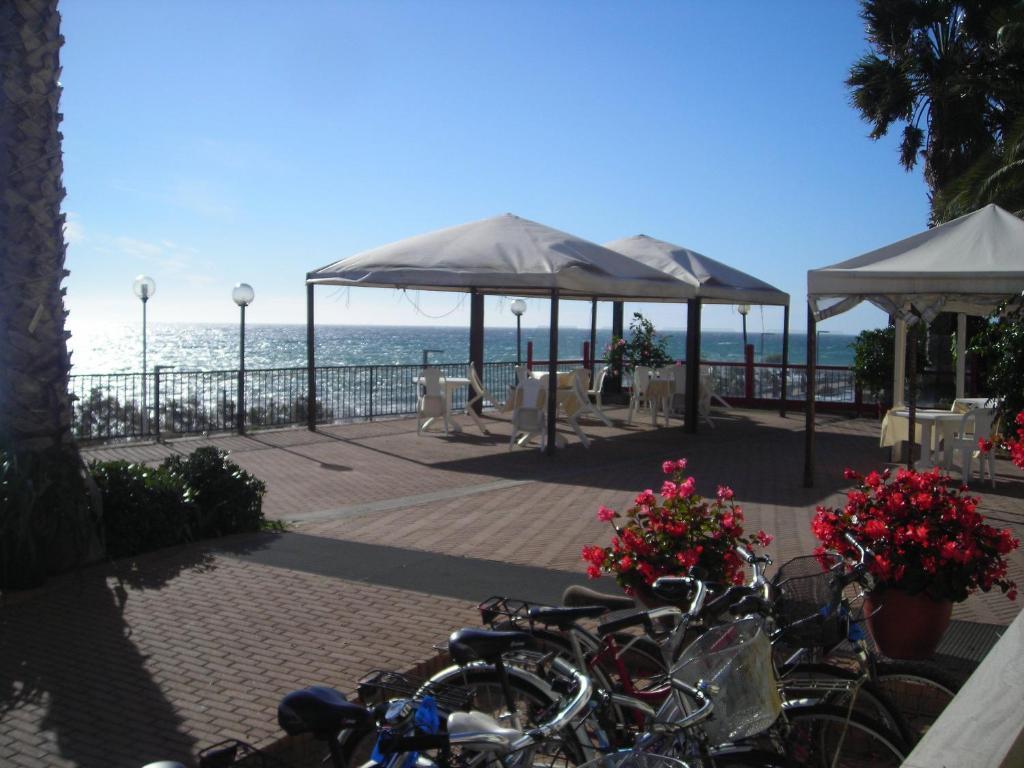 Albergo Ristorante Lucciola Santo Stefano al Mare Extérieur photo