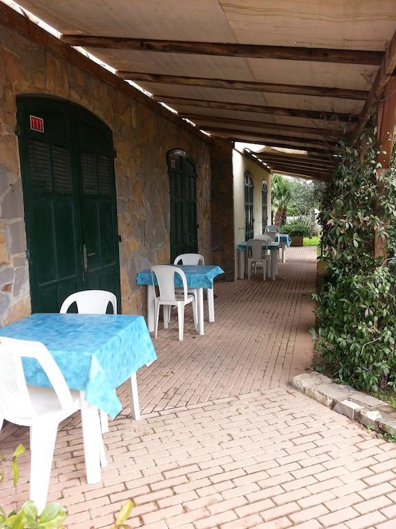 Albergo Ristorante Lucciola Santo Stefano al Mare Extérieur photo