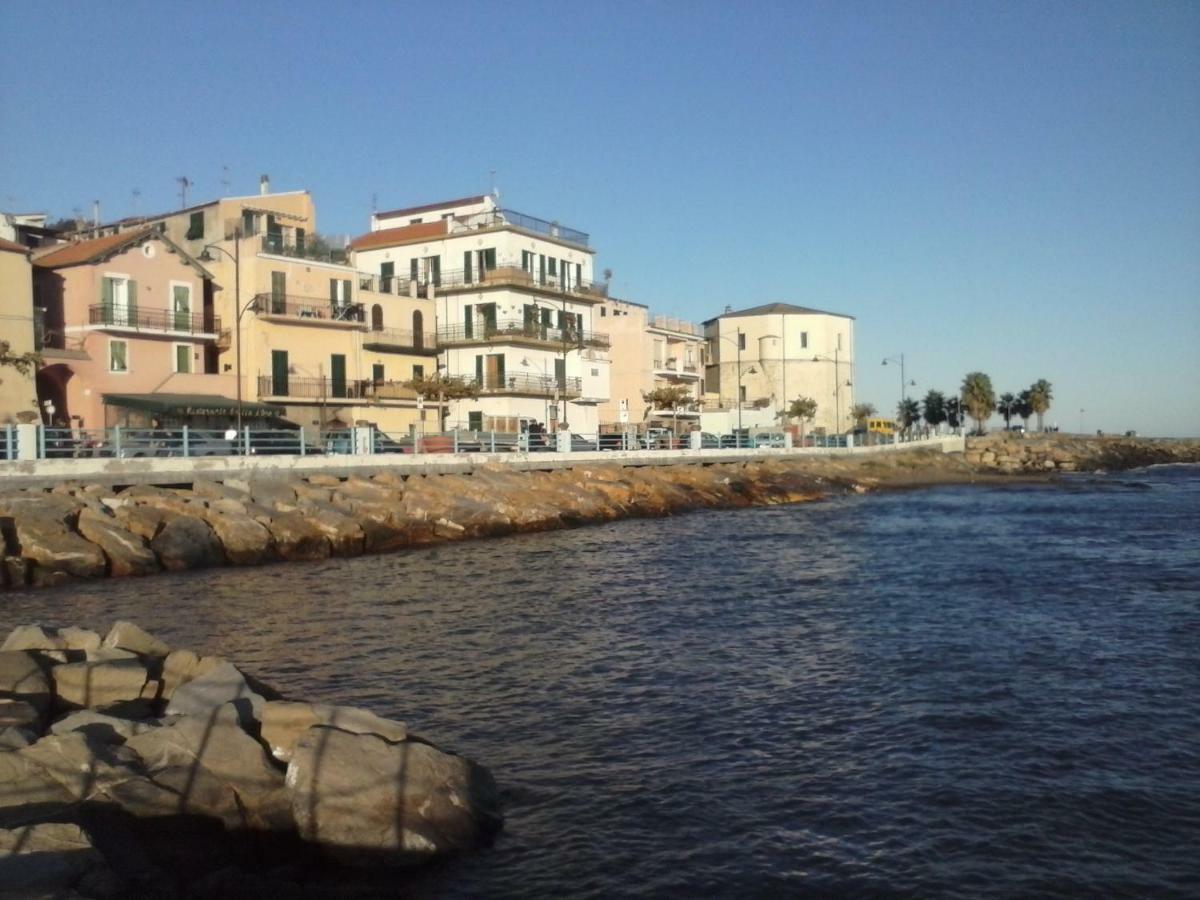 Albergo Ristorante Lucciola Santo Stefano al Mare Extérieur photo
