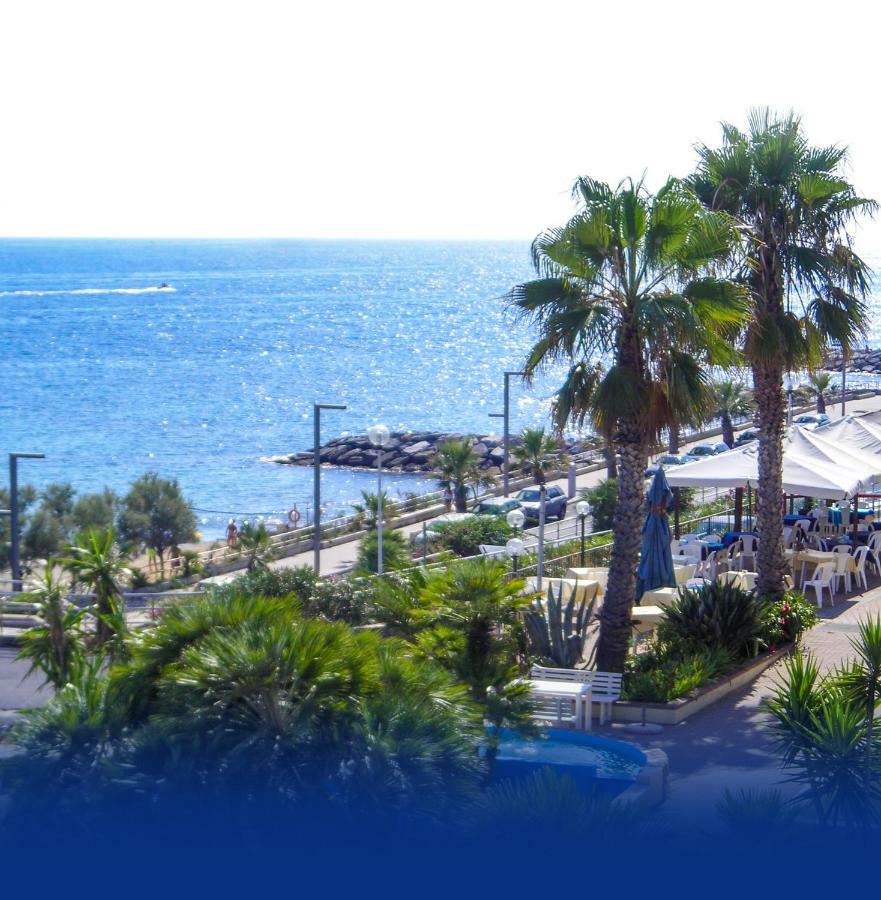 Albergo Ristorante Lucciola Santo Stefano al Mare Extérieur photo